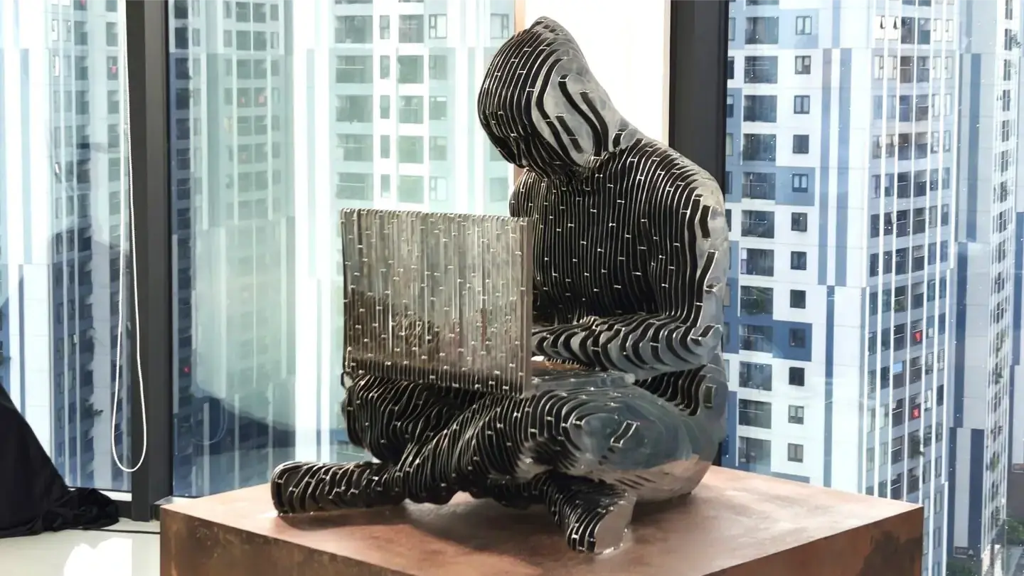 Tượng Satoshi - biểu tượng công nghệ toàn cầu về Việt Nam